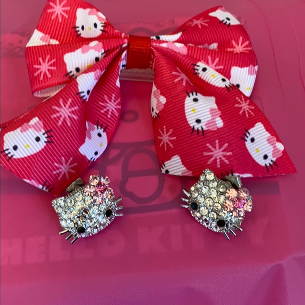 🎀Hello Kitty earrings with Hair Bow